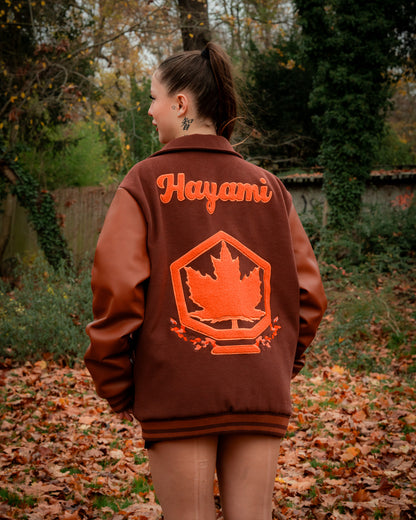 Varsity – Aki